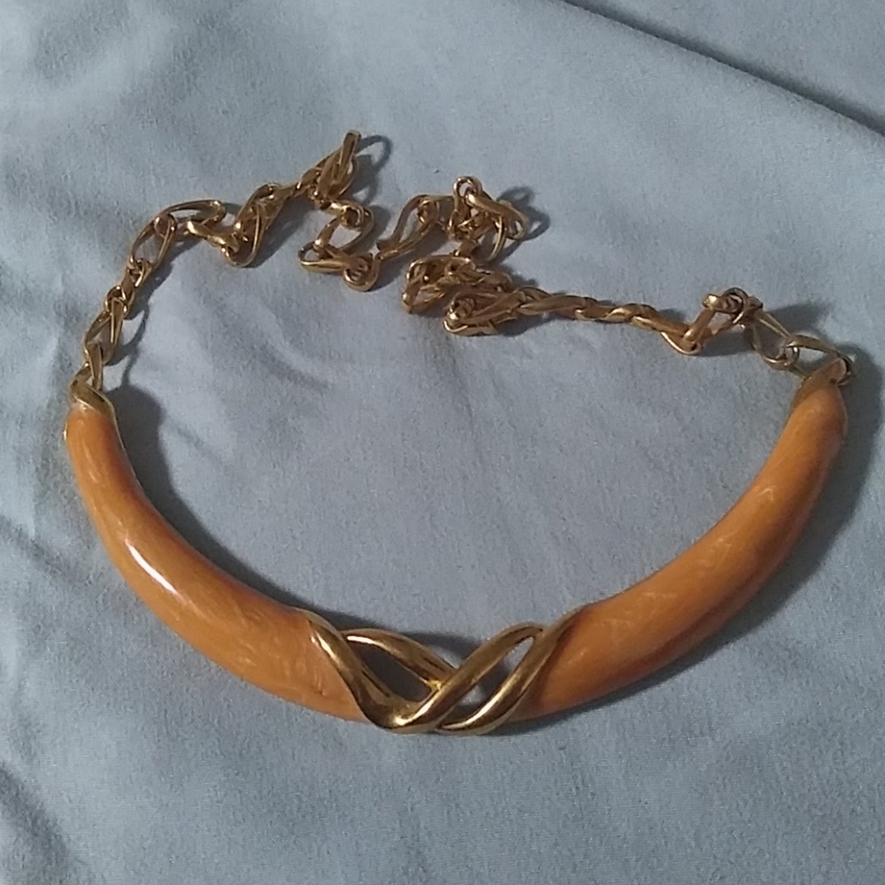 Monet necklace